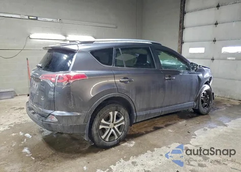 2018 Toyota Rav4 Le z USA, uszkodzony, nr VIN JTMBFREV9JJ245682